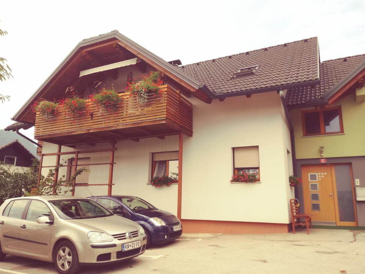 Apartma Smid Daire Škofja Loka Dış mekan fotoğraf